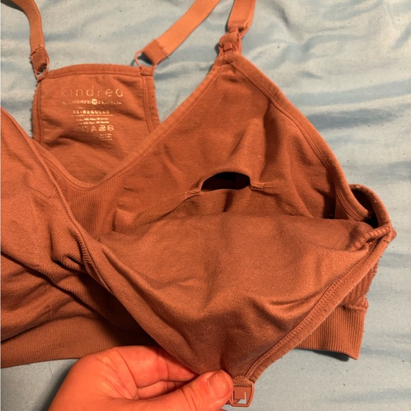 Kindred by Kindred Bravely Nursing&Pumping Sports bra - Picture 3 of 5